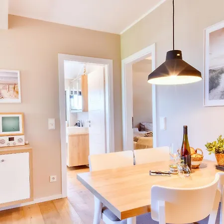 Wandashorst 25 Klein Stresow Ruegen By Ruyastay 普特布斯